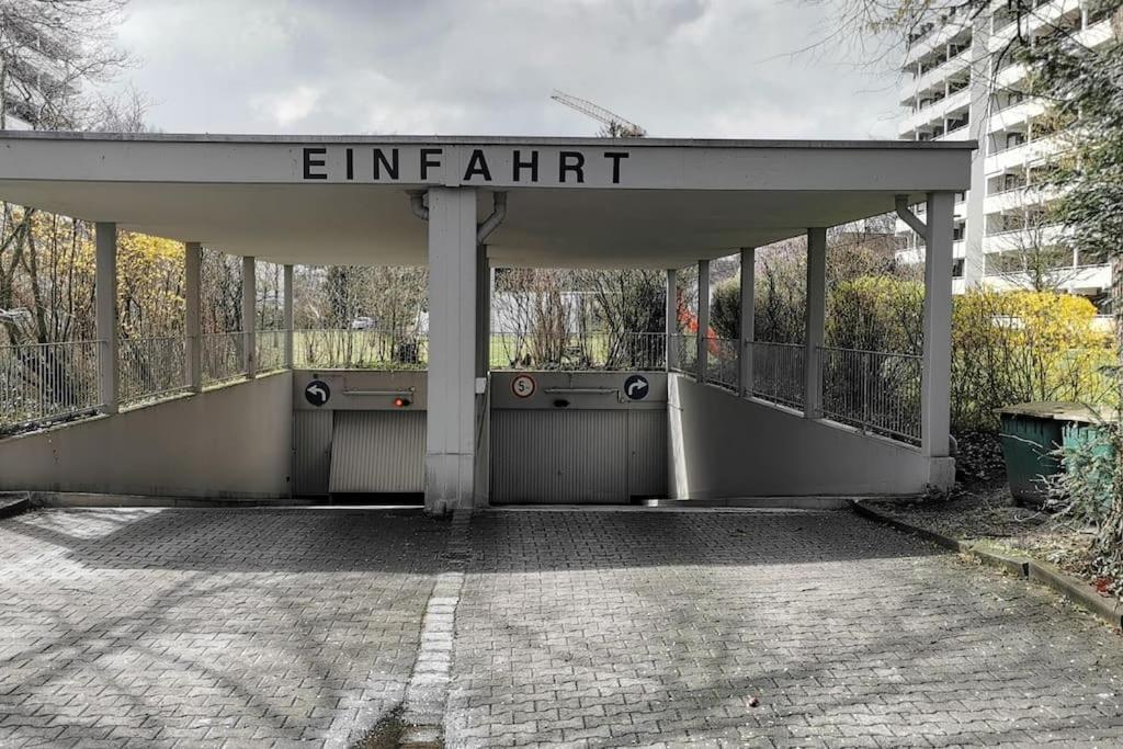 Apartment Mit Balkon Und Privatparkplatz Augsburg Exterior foto
